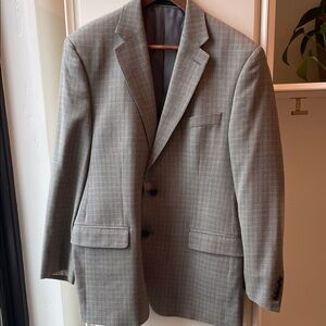 Lauren Ralph Lauren Classic 2-Button Blazer. Front Pkts, 4 button 24.5” sleeves.